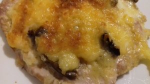 Отбивные из свинины с сыром и грибами. Вкуснейший рецепт запеченного нежного мяса