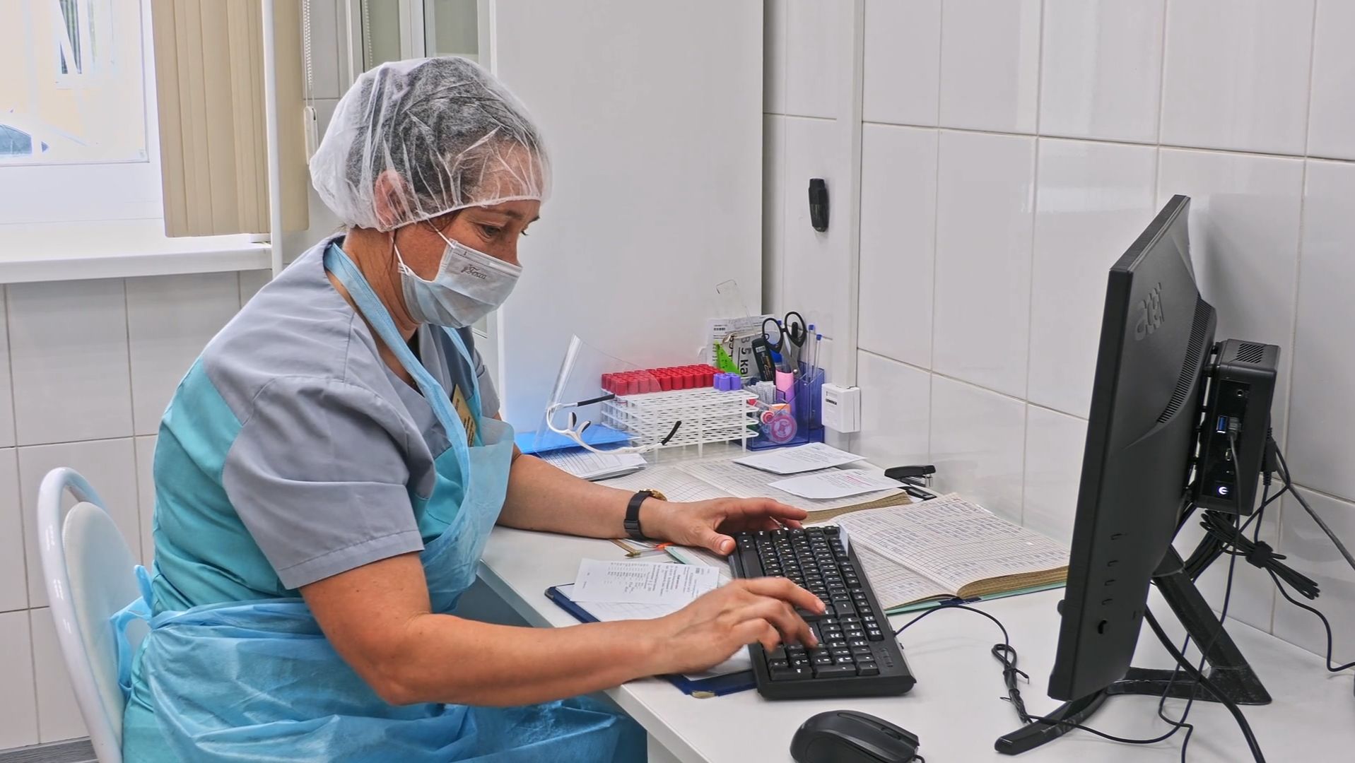 ВИЧ: тенденция к снижению новых случаев, но проблема остается