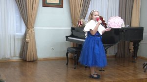 "Я стану светом" (А.Петряшева) - поёт Ульяна Шматкова