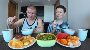 Мукбанг ПОДСТАВИЛА Вована, ОБИДЕЛСЯ) пробуем ТАЙСКИЕ пельмени, где ВКУСНЕЕ?!  Семейный обед Таиланд