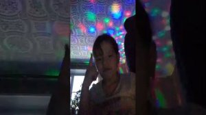 по пробуем какие то колечки с каким то вкусом чипсы