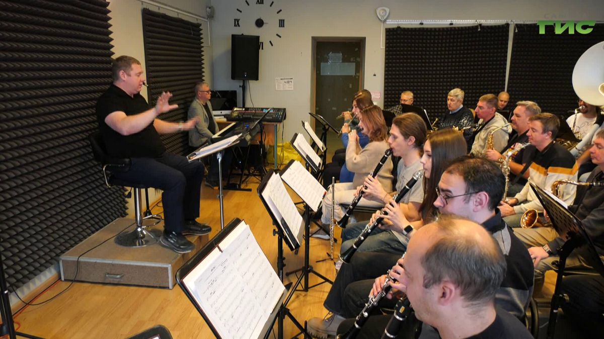 "Ирония судьбы, или С лёгким паром!": самарский оркестр посвятит концерт юбилею легендарного фильма