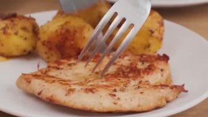 Куриная грудка для тех, кто хочет чего-то нового, простого и быстрого! Попробуйте эту сочную курицу.