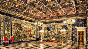 🇵🇱 Вавельский Замок: Нерушимый Титан, Где Времена Сплетаются в Вечную Симфонию Мощи и Изящества 🏰