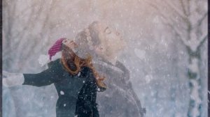 Песня " Наш первый снег..."(поёт Вл Мещеряков). Из очень старых уже записей.