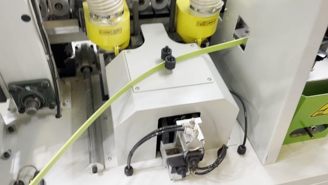 Автоматический кромкооблицовочный Woodtec 355F plus смотреть онлайн