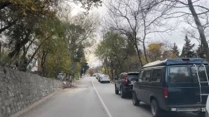 Ялта. По Дзержинского ул. От Московской до Московской ул. 22.11.2025. Крым. Crimea. Yalta.