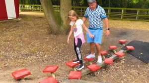 Настя путешествует по всему миру