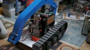 Гусеничный робот погрузчик с дистанционным управлением. часть 2