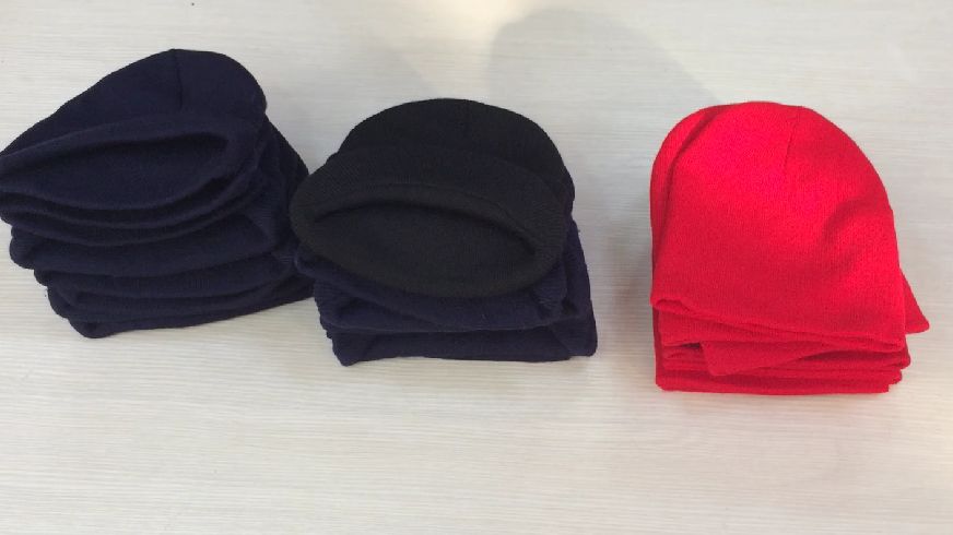 с676. Шапки новые