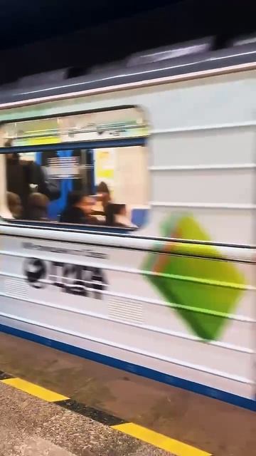 GigaChat в метро: как новый состав Сбера учит пассажиров ИИ