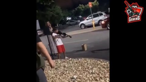 Kid play 50 Cent In Da Club on Violin outside walmart parking lot