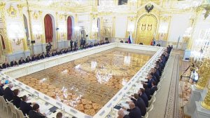 Путин призвал правительство держать курс на реализацию ключевых целей нацпроектов