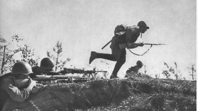 На братских могилах... смотреть онлайн