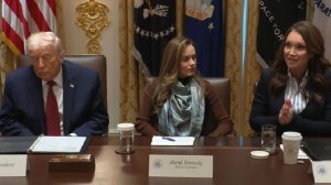 Трамп чуть не уснул на встрече с членами своей администрации