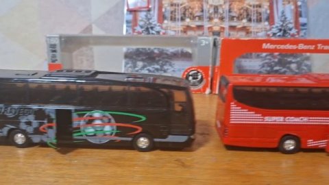 Модель автобуса Welly Super Coach Mercedes-Benz Travego