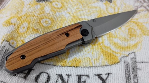 88-15 долларовый нож