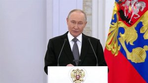 Путин: бойцы в зоне СВО стали гораздо острее чувствовать связь с предками.