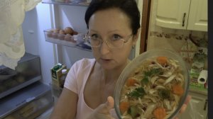 Хроника в городе. Декабрь 2025 года. Готовила на ДР заливное из окуня, мяса птицы.  Торт муравейник.