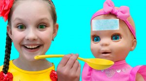 Лиза с папой и их забавная история с заболевшей куклой / Больная песня / Сборник для детей - малышей