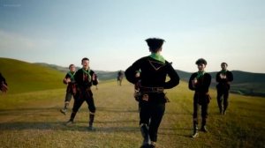 Gulinur & Boburbek Arapbaev - Osmonda qushlar uchadi (Премьера клипа 2024)