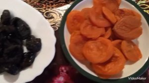 Ирина пришла из магазина. Приготовила витаминную смесь.