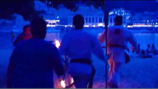 Надежда Кадышева и Григорий Кадышев - Плывёт веночек