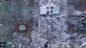 💥Удар 300-мм корректируемого боеприпаса РСЗО "Торнадо-С" по зданию в Мирнограде, куда перед…🔽🔽🔽