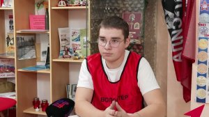 Восьмиклассник из Ваховска вяжет антидроновые сети и делает окопные свечи для бойцов СВО