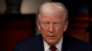 Дональд Трамп заявил о преимуществе России и рекомендовал Украине приступить к выборам.