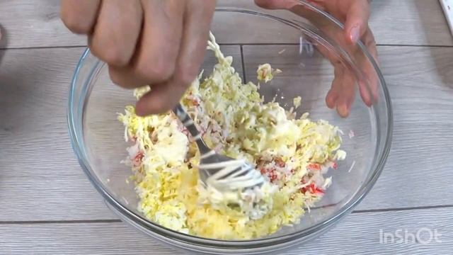 Закуска и подача КРАБОВОГО салата!