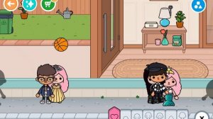 Похититель мама Енит и Венздей исчезла