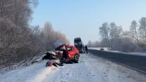 В ДТП с автобусом под Красноярском один человек погиб и 13 пострадали