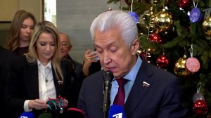 Добрая праздничная акция "Елка желаний" сегодня стартовала в Госдуме.