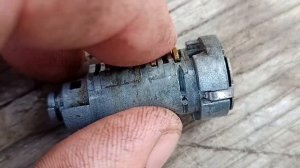 РЕМОНТ ЗАМКА БАГАЖНИКА СВОИМИ РУКАМИ Kia Spektra