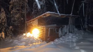 УКРЫЛИСЬ В ТАЁЖНОЙ ИЗБЕ ОТ СНЕГОПАДА. ТРУДОВЫЕ ОХОТНИЧЬИ БУДНИ. ИЗБУШЕЧНЫЙ КАЙФ В НЕНАСТЬЕ.