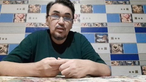 Что - то с монетизацией. Доход резко упал.