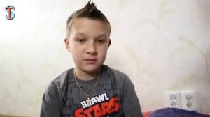 БОГАТЫЙ школьник против БЕДНОГО бравлера! Подарки на Рождество!