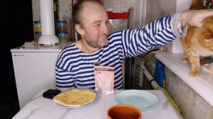 завтрак с Рыжулей. будьте патриотами нашей страны. мукбанг. обжор. еда на камеру. диета. шизофрения.