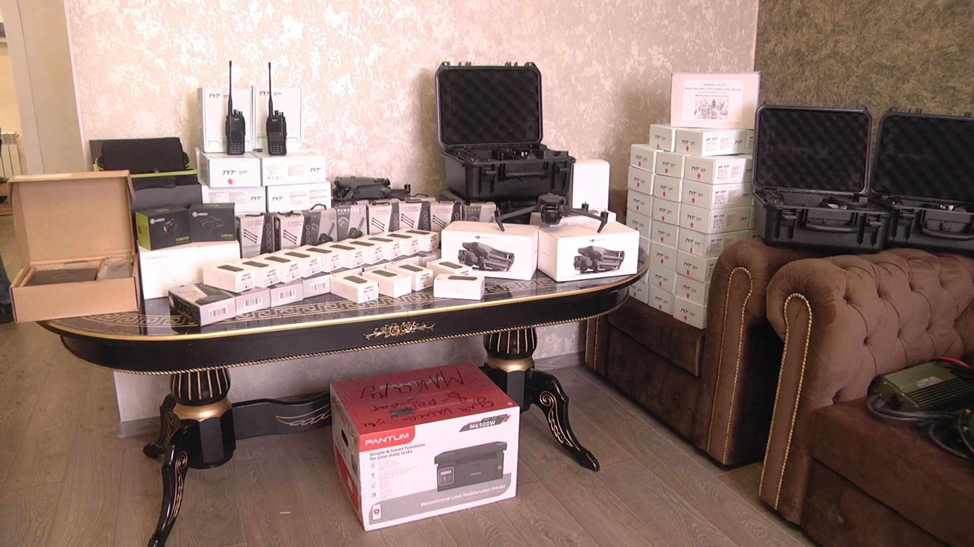 В Кургане сенатор Сергей Муратов помог приобрести для бойцов технику смотреть онлайн