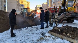 Прорыв трубы на теплопроводе в двадцатиградусный мороз устраняют в Белорецке