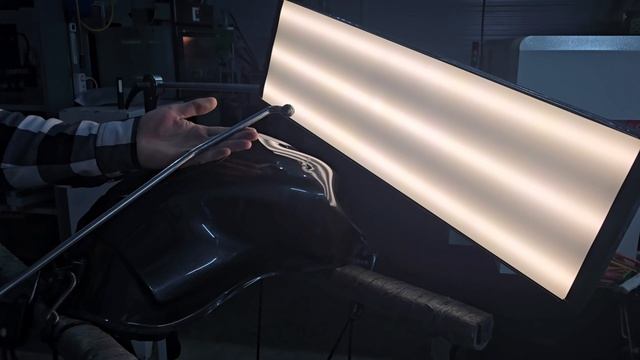 Безокрасочное удаление острой вмятины на баке мотоцикла. смотреть онлайн