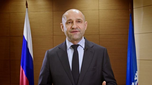 Поздравление полпреда президента РФ в УрФО А.В. Жоги с 95-летием со дня образования ЯНАО