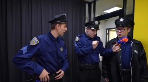 Стали ПОЛИЦЕСКИМИ на 24 часа челлендж!! А4