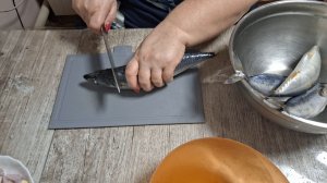 ВКУСНЕЙШАЯ КОНСЕРВА ИЗ СКУМБРИИ. ВСЕ СЛОЖИЛ, ПРОВАРИЛ И ВКУСНАЯ РЫБКА НА ВАШЕМ СТОЛЕ.