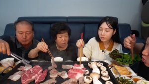 🔥🍲 Мукбанг и Mukbang : СЕМЕЙНОЕ КОРЕЙСКОЕ БАРБЕКЮ! 🥩 Говядина на гриле с овощами