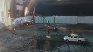 Идём на посадку в самолёт