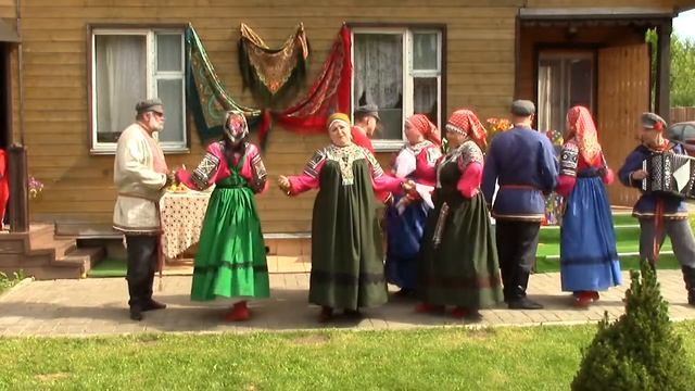 У меня, младой, муж гнедой