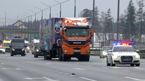 В Кремле готовятся встречать главную елку страны.