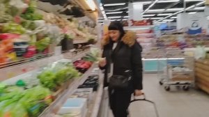 ПОВСЕДНЕВНАЯ ЖИЗНЬ В СЕЛЕ//ЧАСТЬ 1/МЫ С ЮЛЕЙ ПОШЛИ В Т. Ц. АВРОРА ДЕНЬГИ ТРАТИТЬ😀